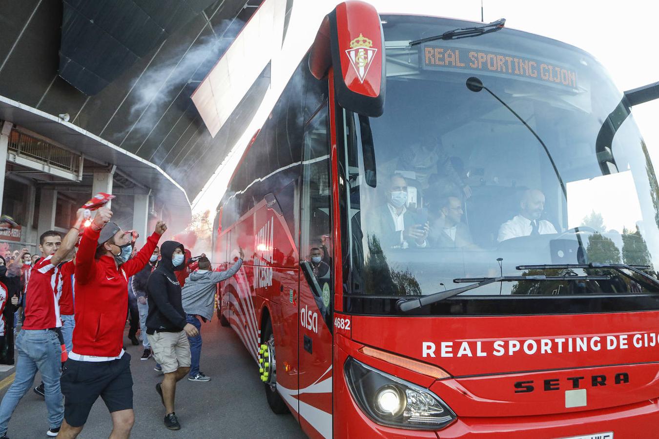 Fotos: El derbi asturiano vivido desde Gijón