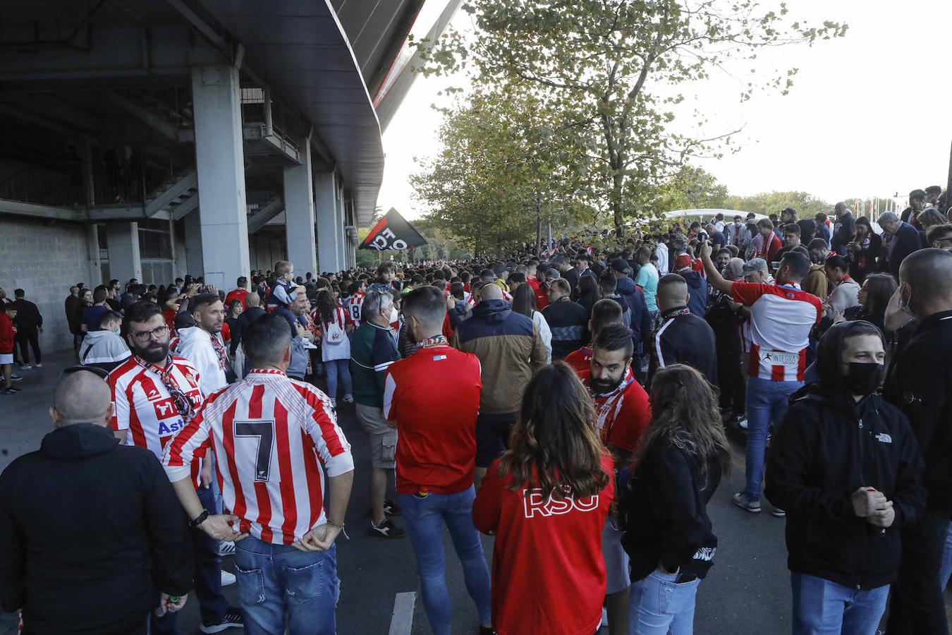 Fotos: El derbi asturiano vivido desde Gijón