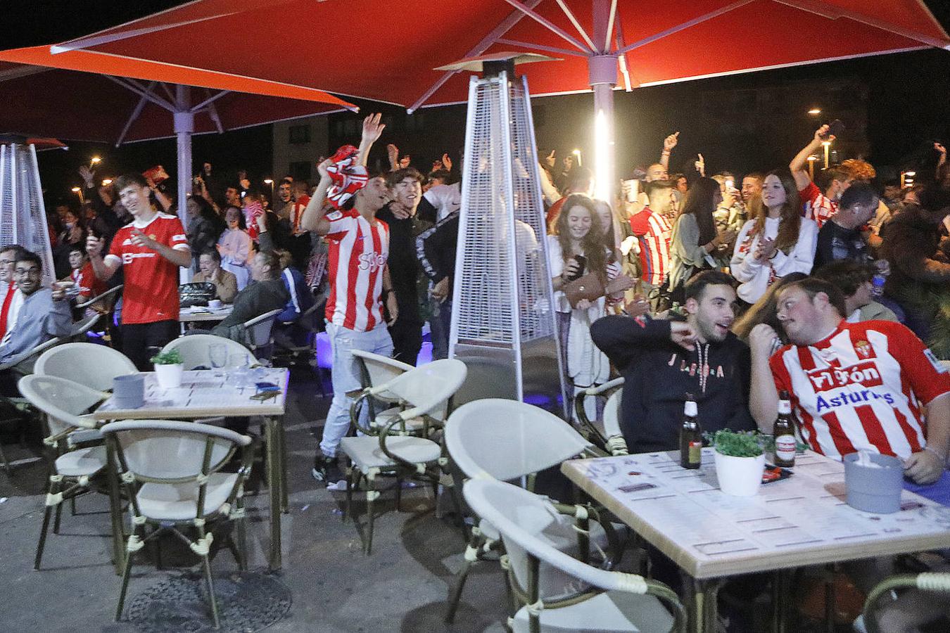 Fotos: El derbi asturiano vivido desde Gijón