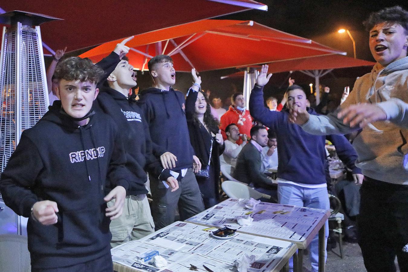 Fotos: El derbi asturiano vivido desde Gijón