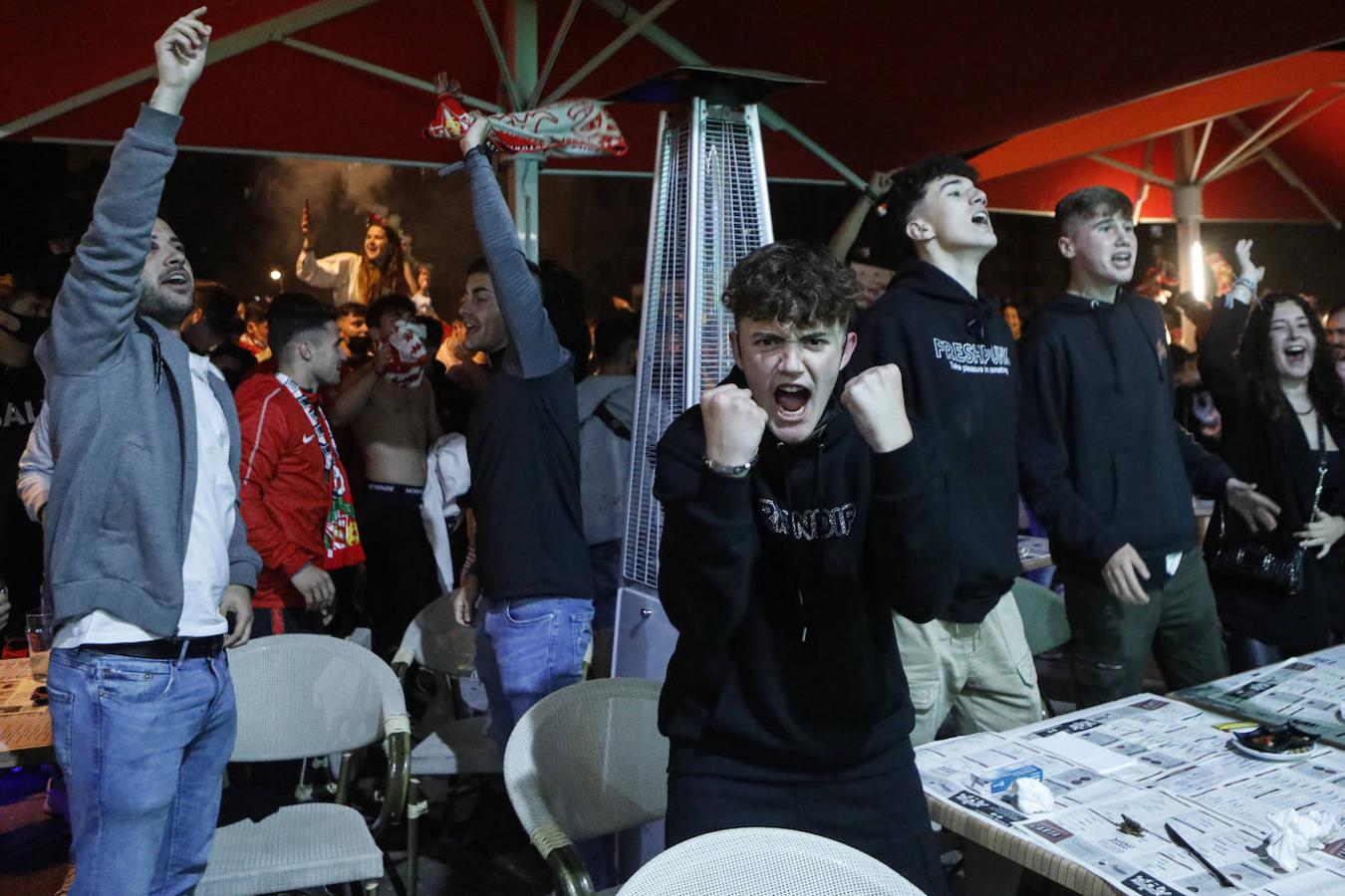 Fotos: El derbi asturiano vivido desde Gijón