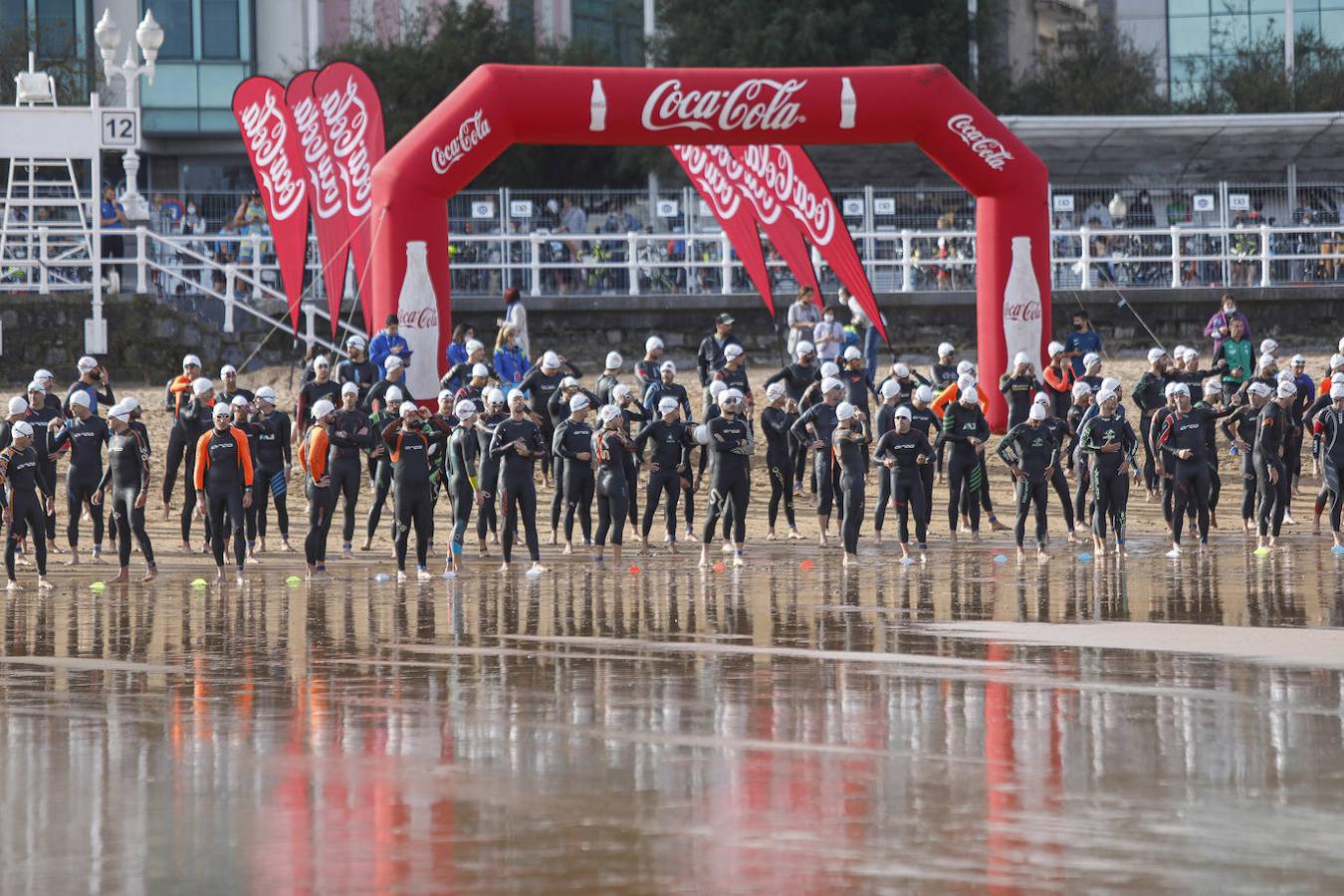 Fotos: Más de 600 atletas en elTriatlón Ciudad de Gijón