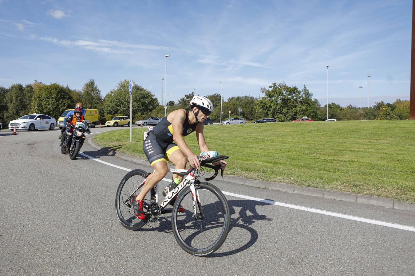 Fotos: Más de 600 atletas en elTriatlón Ciudad de Gijón