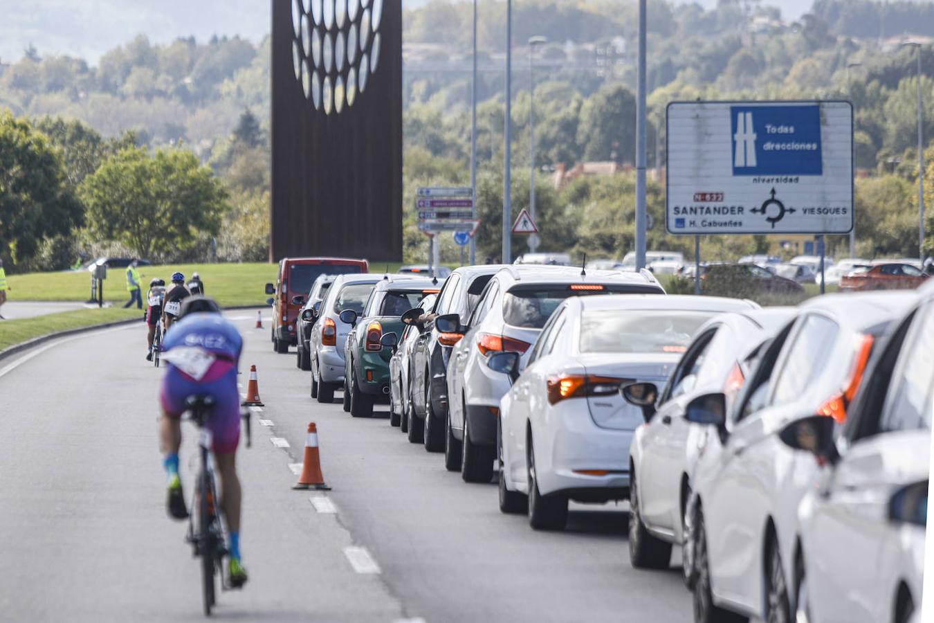 Fotos: Más de 600 atletas en elTriatlón Ciudad de Gijón