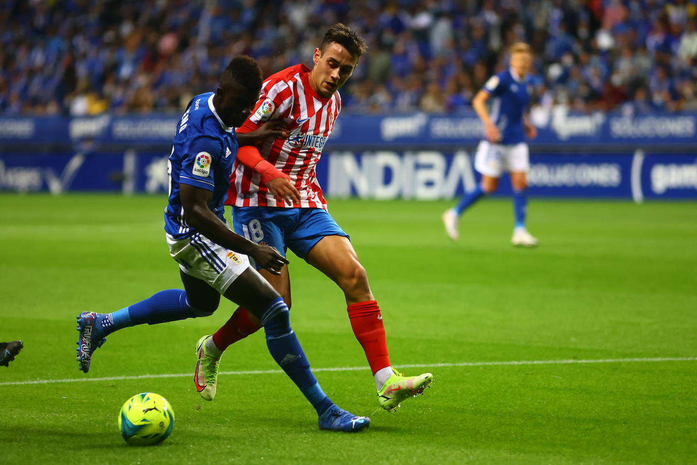 Oviedo y Sporting firman un empate con los goles de Lucas y Djuka. 