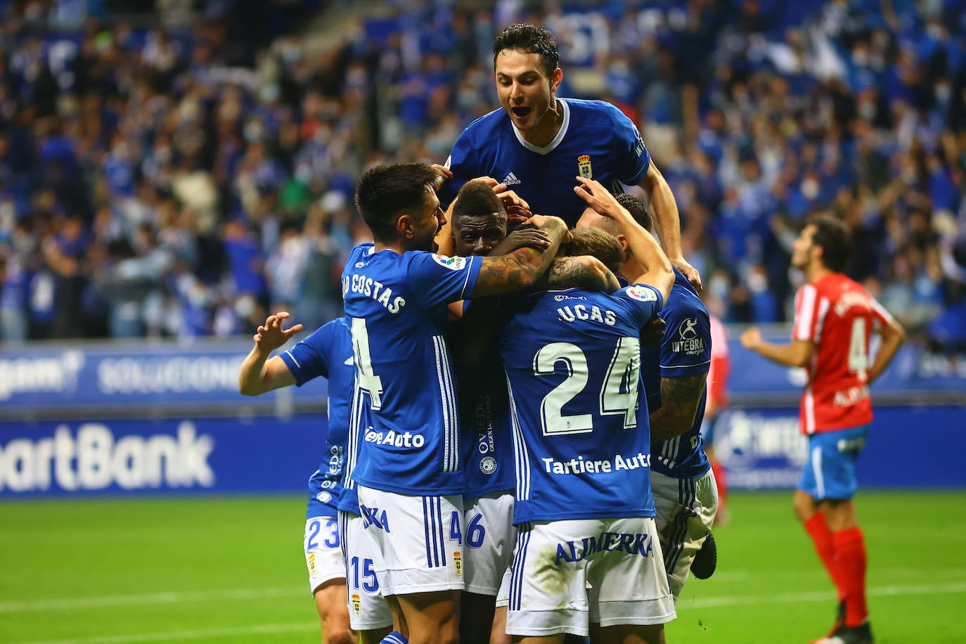 Oviedo y Sporting firman un empate con los goles de Lucas y Djuka. 