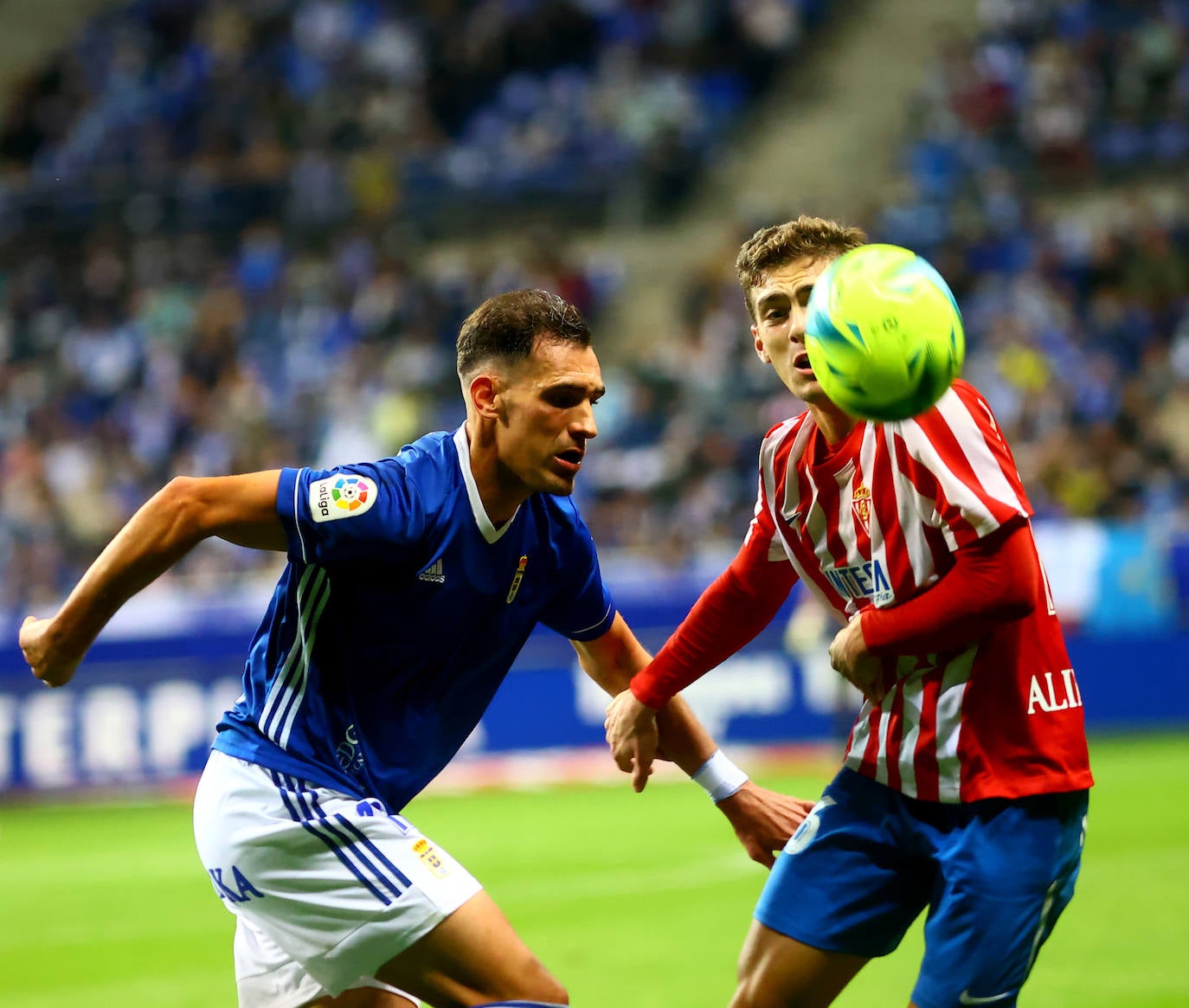 Oviedo y Sporting firman un empate con los goles de Lucas y Djuka. 