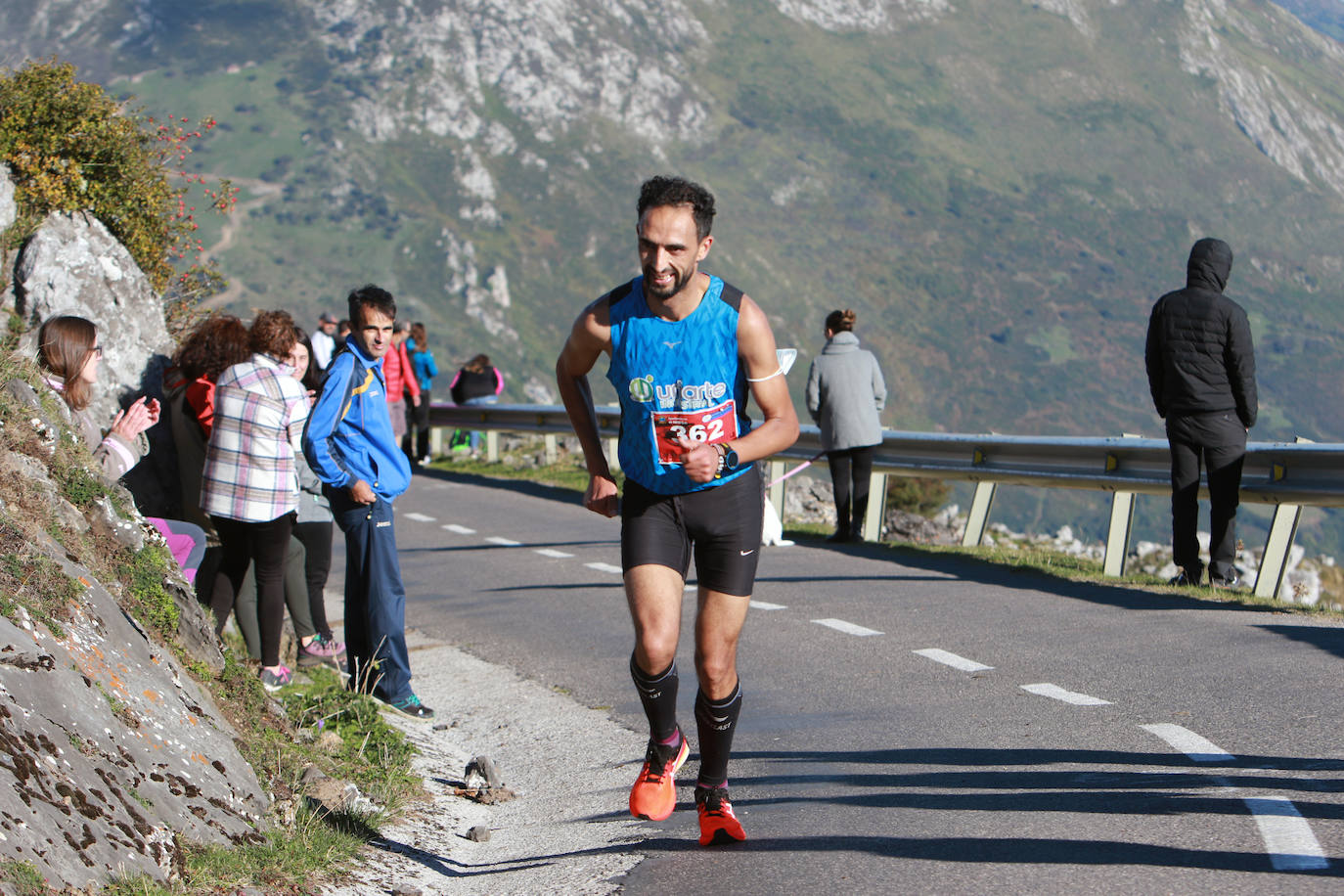 La pruebas era esperada con gran interés y así lo muestra la alta participación a la Subida a L'Angliru, que superó los 300 corredores y fue mayor que la última edición disputada en 2019. Luis Melero y Merche Palacios se adjudicaron la victoria 