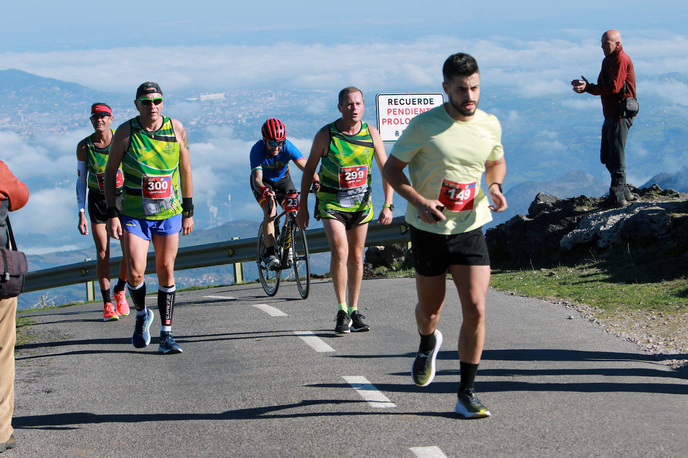 La pruebas era esperada con gran interés y así lo muestra la alta participación a la Subida a L'Angliru, que superó los 300 corredores y fue mayor que la última edición disputada en 2019. Luis Melero y Merche Palacios se adjudicaron la victoria 