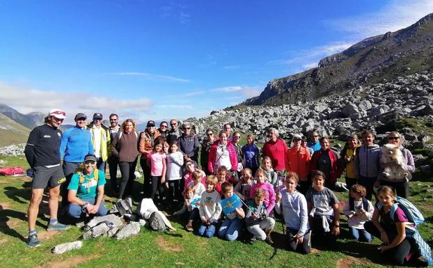 Los niños del club SCEM de Pajares preparan la temporada de esquí