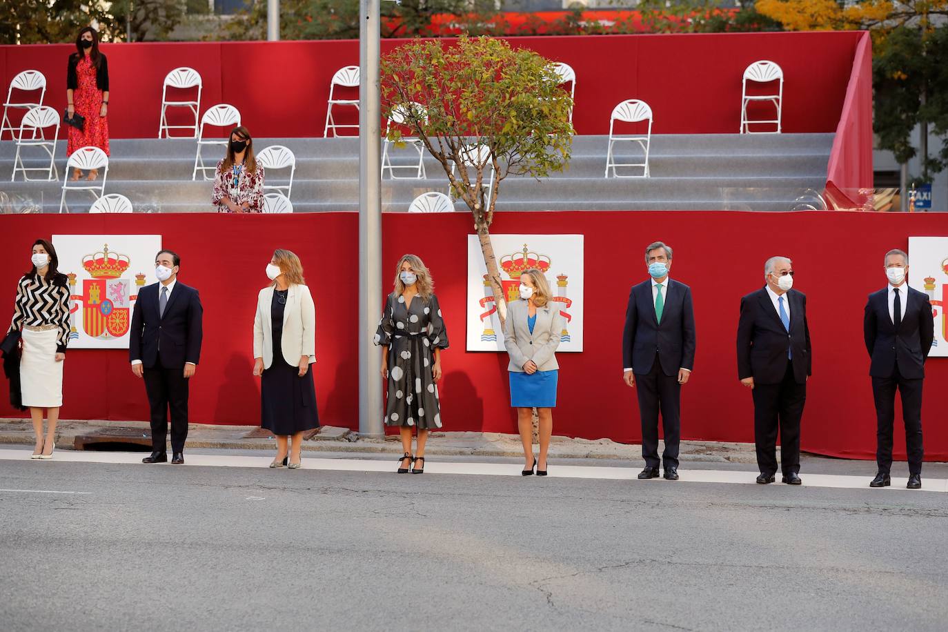 Los Reyes y la infanta Sofía han presidido el desfile militar del 12 de octubre, al que han asistido también el presidente del Gobierno, Pedro Sánchez, los miembros del Consejo de Ministros y la mayoría de los presidentes autonómicos, entre ellos, el de Asturias, Adrián Barbón.