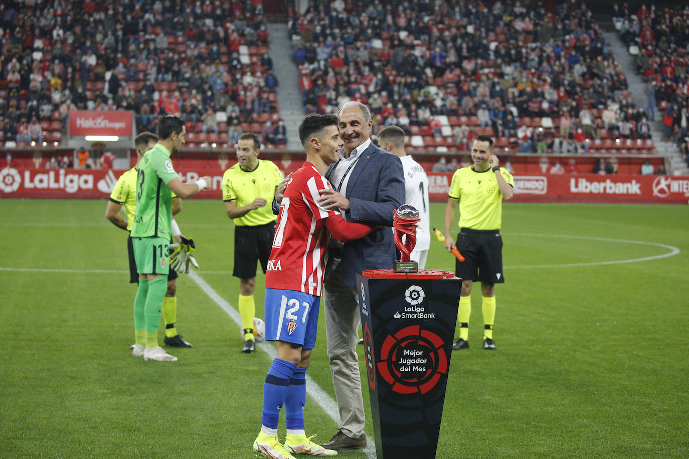 Fotos: ¿Estuviste en el Sporting - Alcorcón? ¡Búscate!