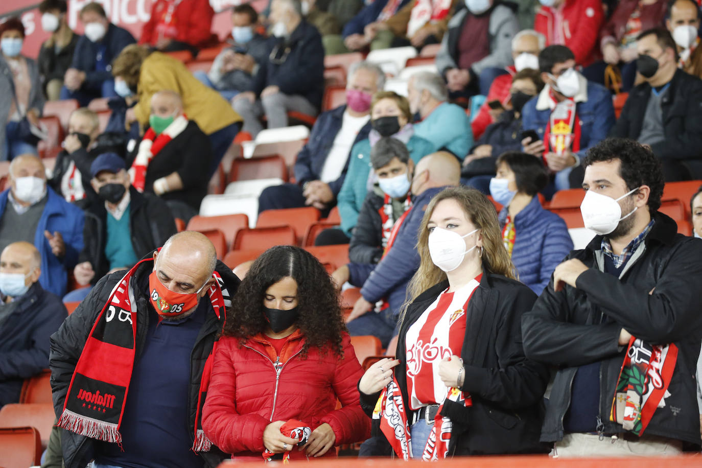 Fotos: ¿Estuviste en el Sporting - Alcorcón? ¡Búscate!