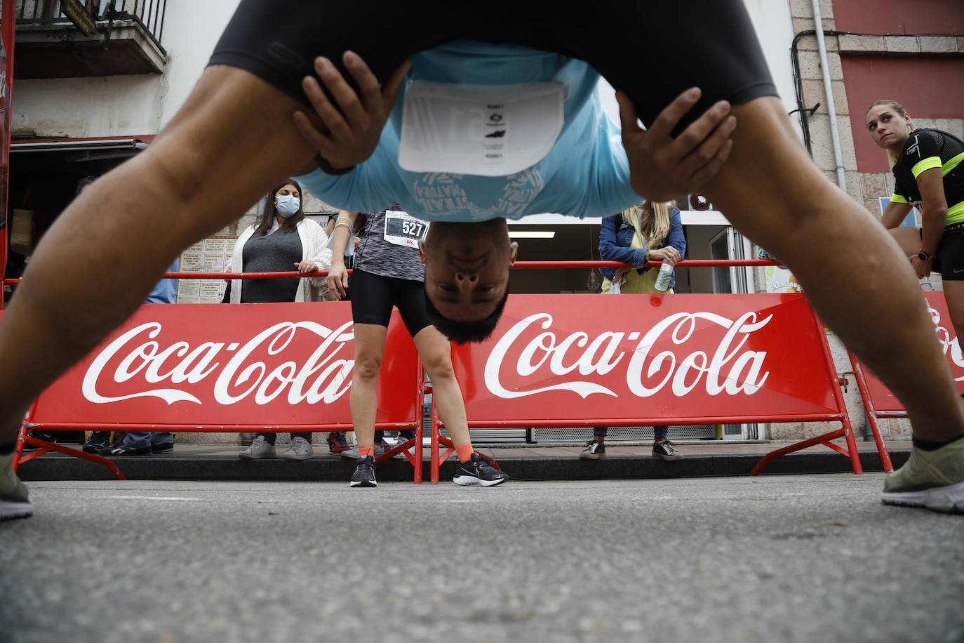 El emblemático trazado que une Cangas de Onís y Covadonga se llenó de 'runners' en su regreso al calendario tras la crisis sanitaria. 