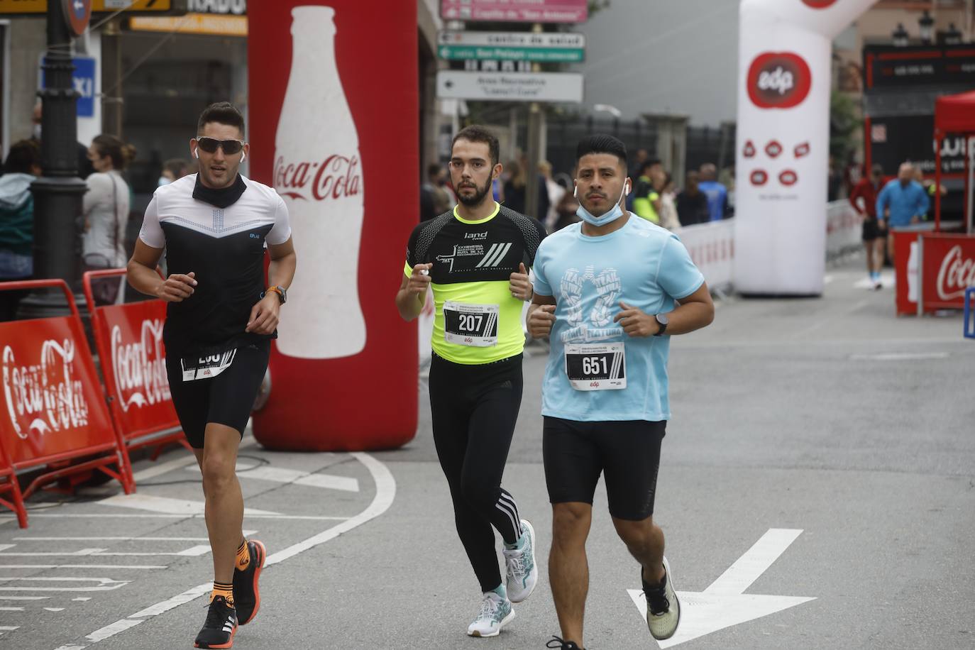 El emblemático trazado que une Cangas de Onís y Covadonga se llenó de 'runners' en su regreso al calendario tras la crisis sanitaria. 