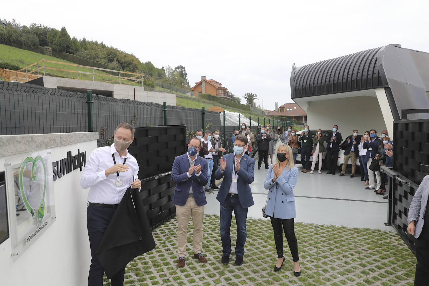 Sunthalpy ha celebrado su primer anivesario de desconexión. Una vivienda en Oviedo totalmente desconectada en el último año, tanto de la red eléctrica como de cualquier otra fuente de energía de origen fósil. 100% solar. Con cero costes. Un hito a nivel mundial