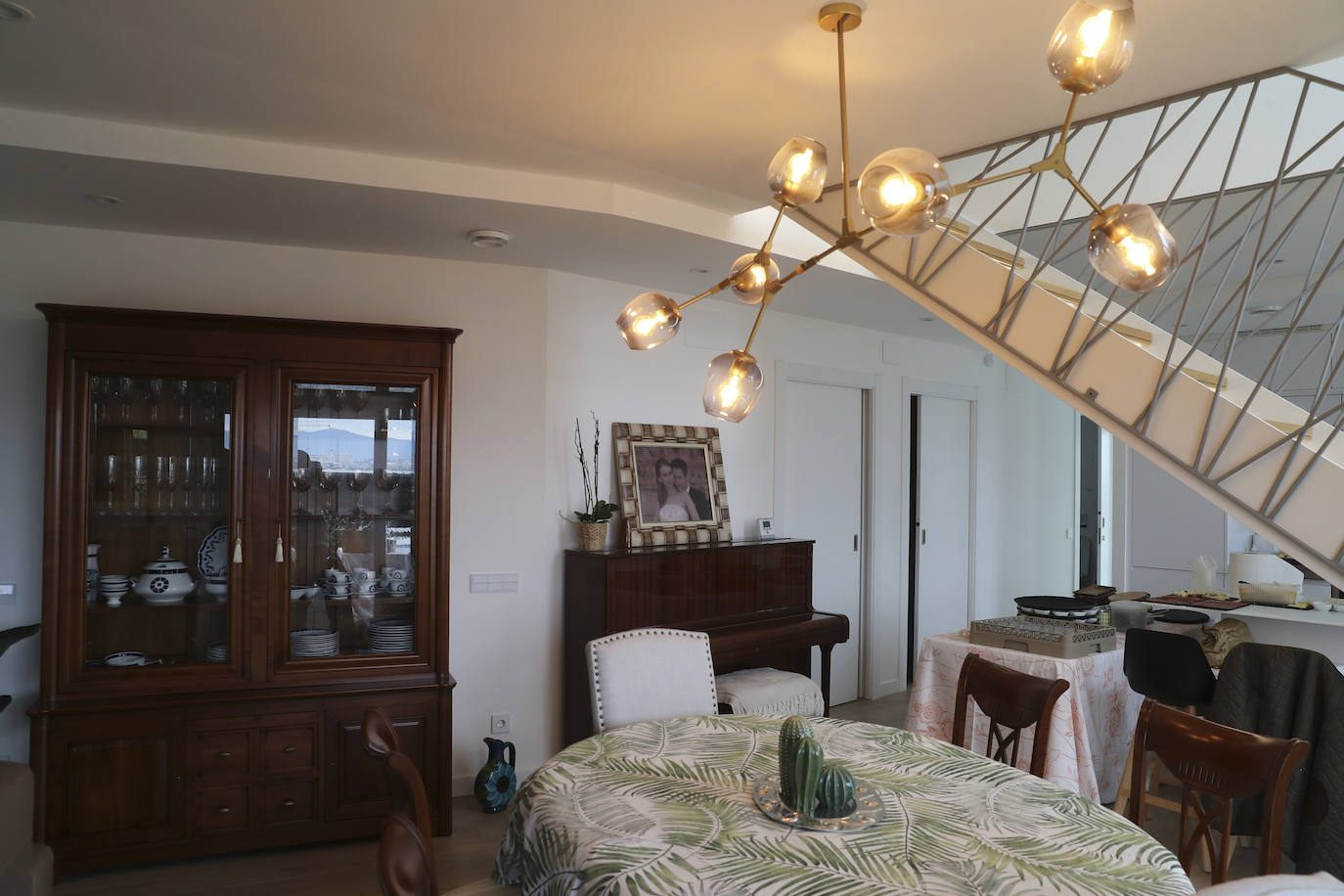 Sunthalpy ha celebrado su primer anivesario de desconexión. Una vivienda en Oviedo totalmente desconectada en el último año, tanto de la red eléctrica como de cualquier otra fuente de energía de origen fósil. 100% solar. Con cero costes. Un hito a nivel mundial