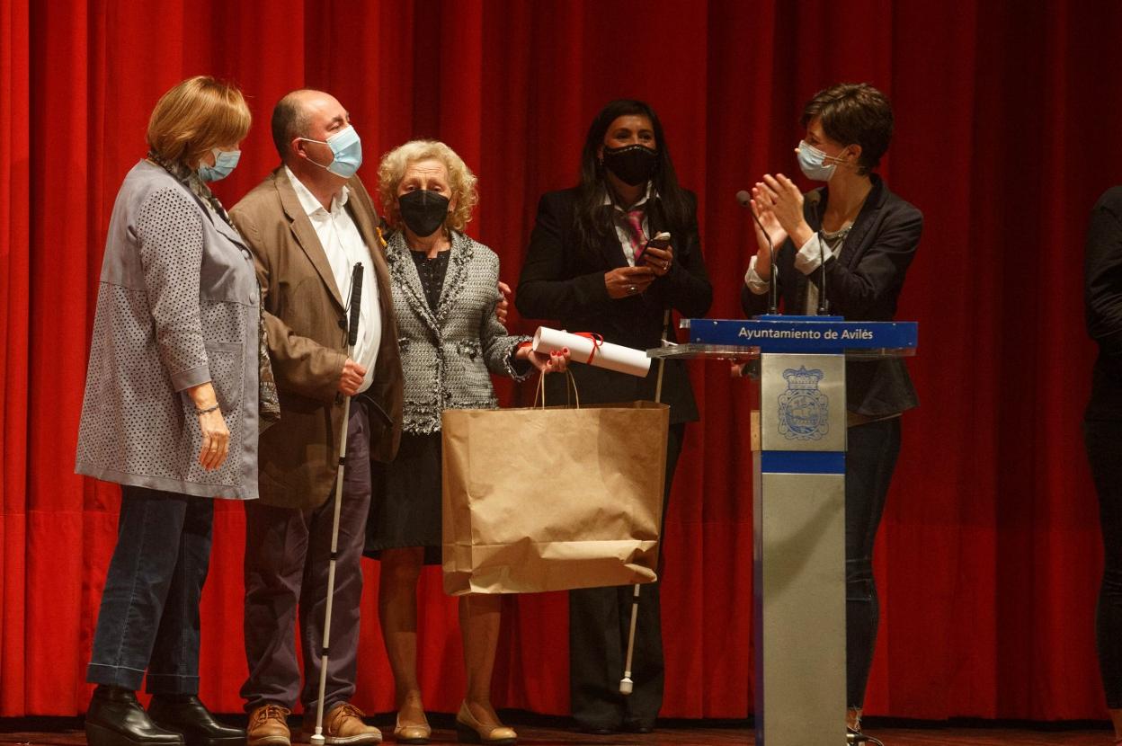 Andrés Mayor recibió ayer un cálido homenaje en la Casa de Cultura. 