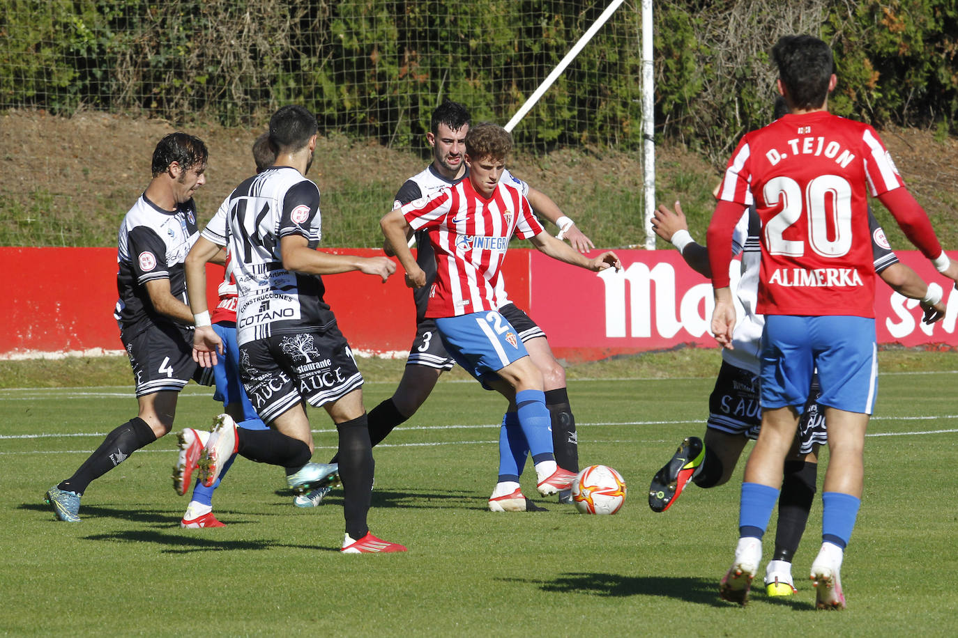 Fotos: Sporting B 5 - 0 Tuilla, en imágenes