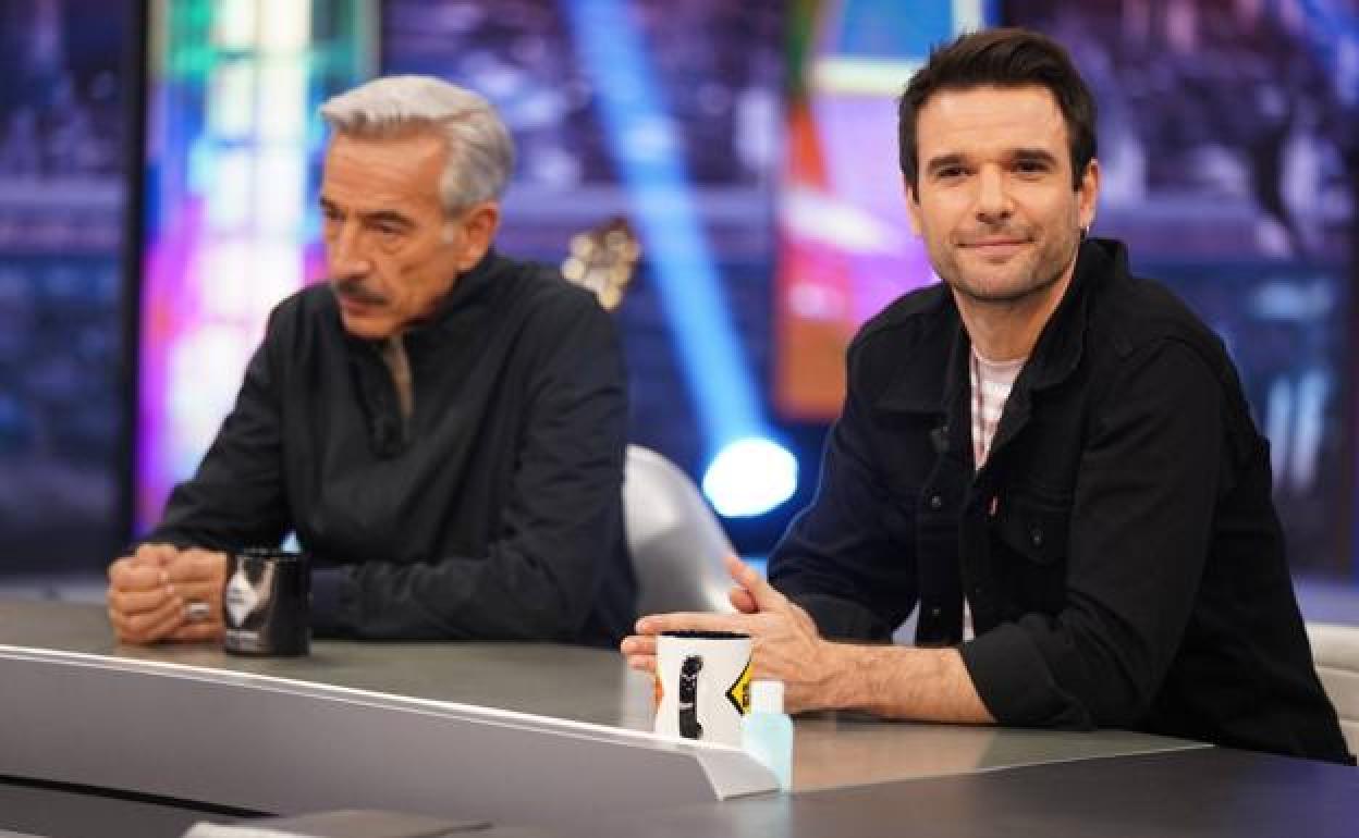 Imanol Arias y su hijo, Jon Arias, en el programa 'El Hormiguero'.