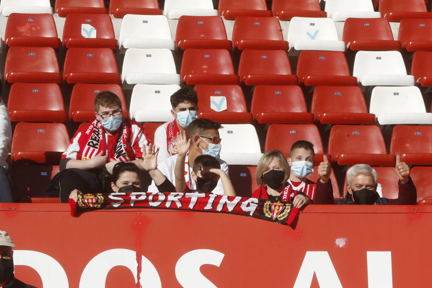 Fotos: ¿Estuviste en el Sporting - Valladolid? ¡Búscate!