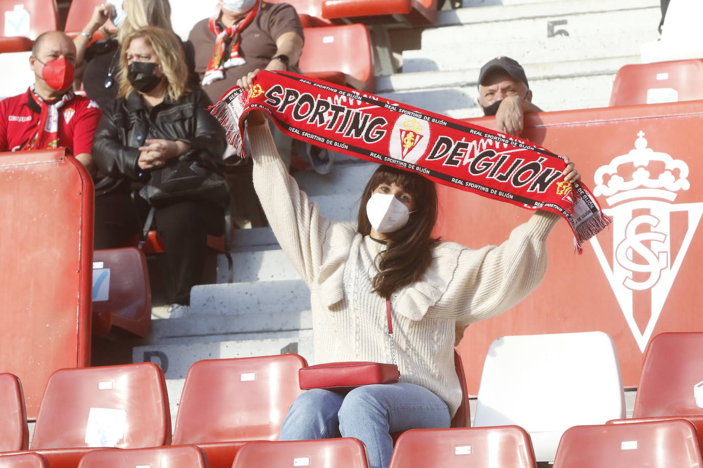 Fotos: ¿Estuviste en el Sporting - Valladolid? ¡Búscate!