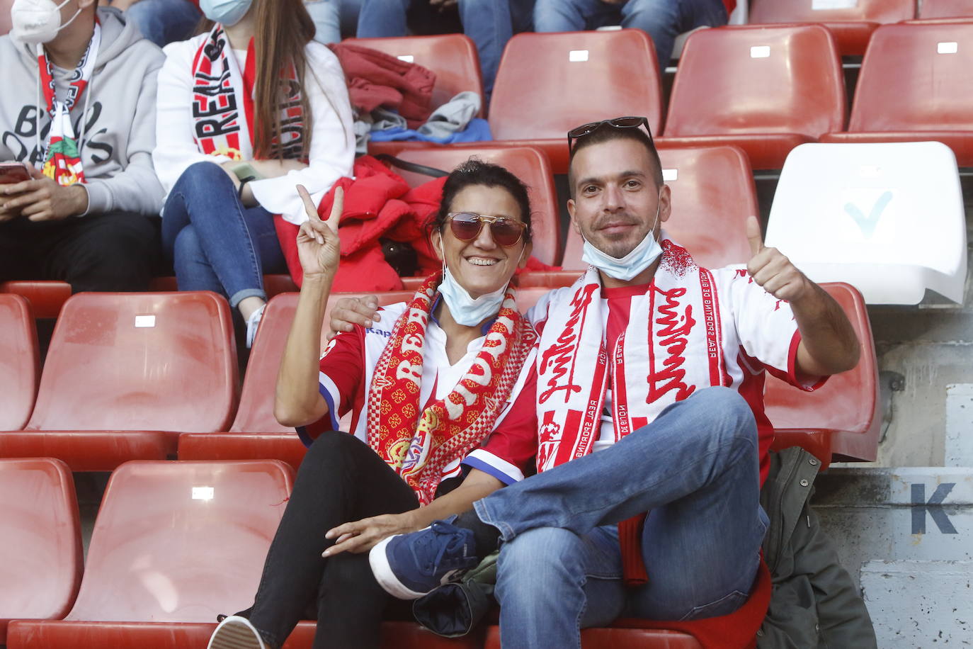 Fotos: ¿Estuviste en el Sporting - Valladolid? ¡Búscate!