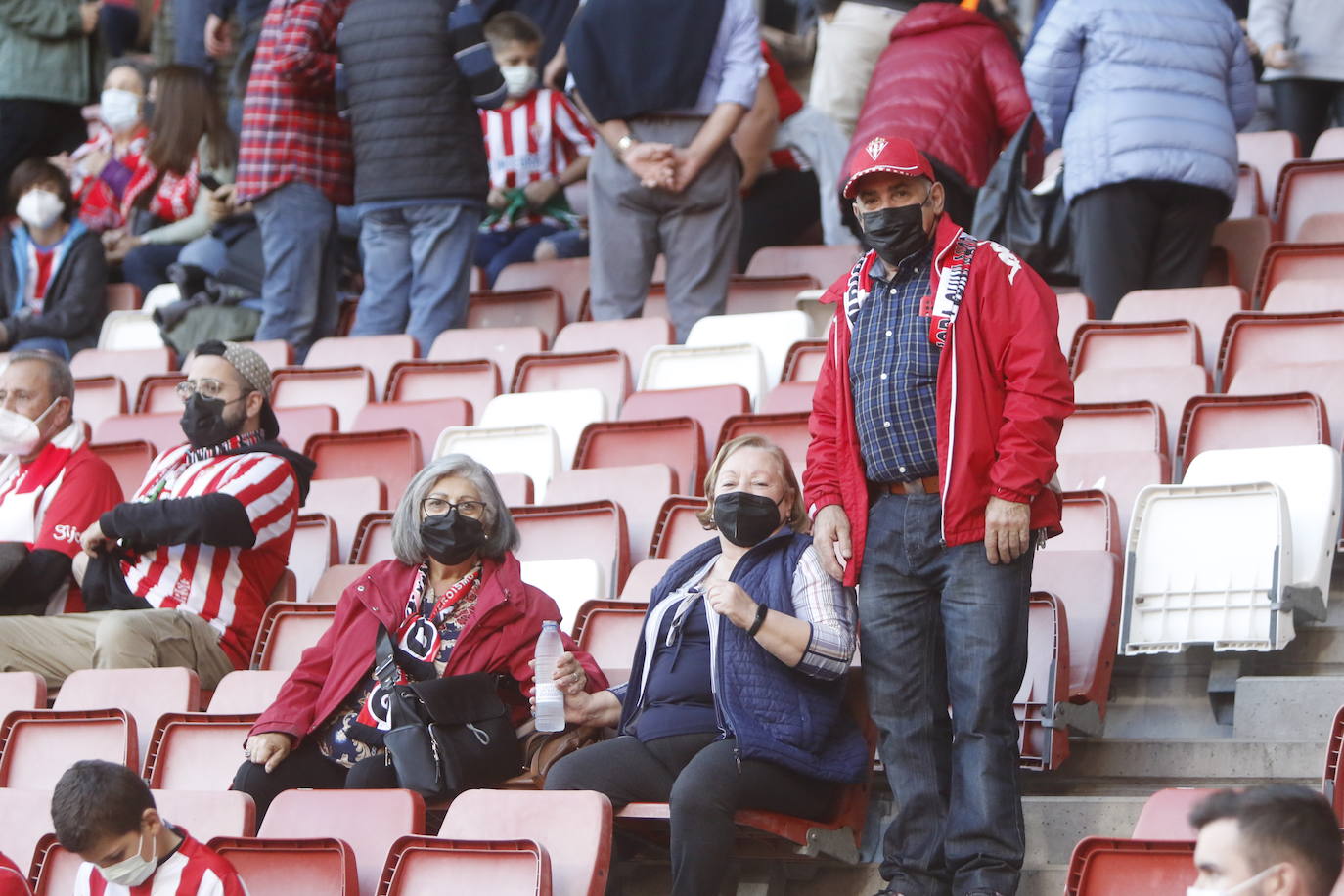 Fotos: ¿Estuviste en el Sporting - Valladolid? ¡Búscate!