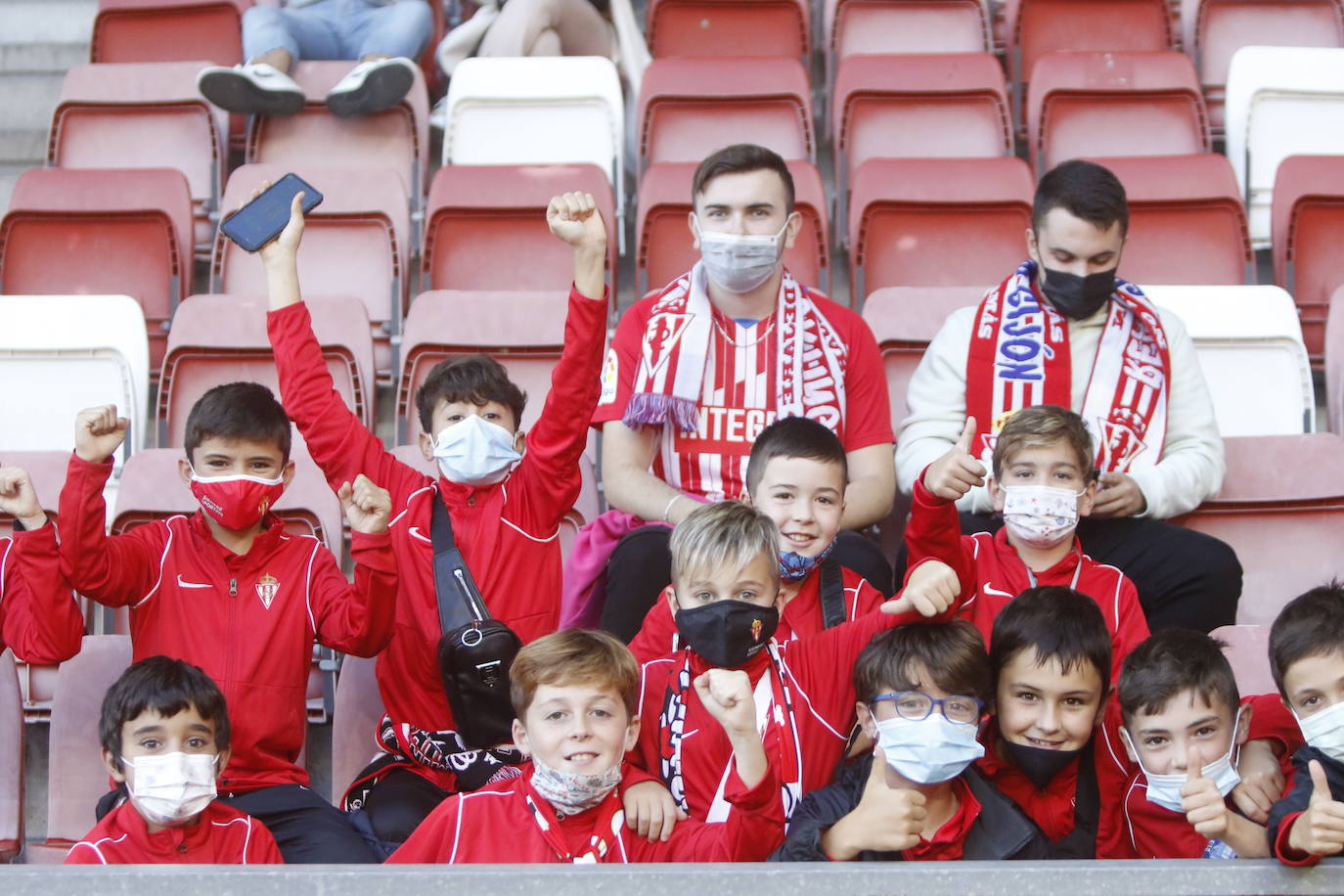 Fotos: ¿Estuviste en el Sporting - Valladolid? ¡Búscate!