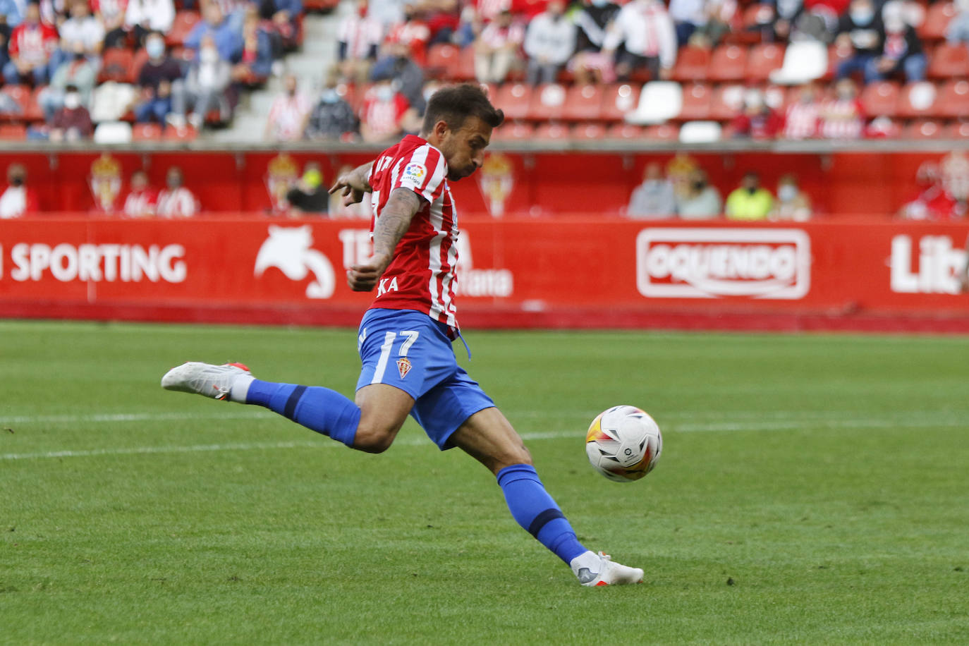 Fotos: ¿Estuviste en el Sporting - Valladolid? ¡Búscate!