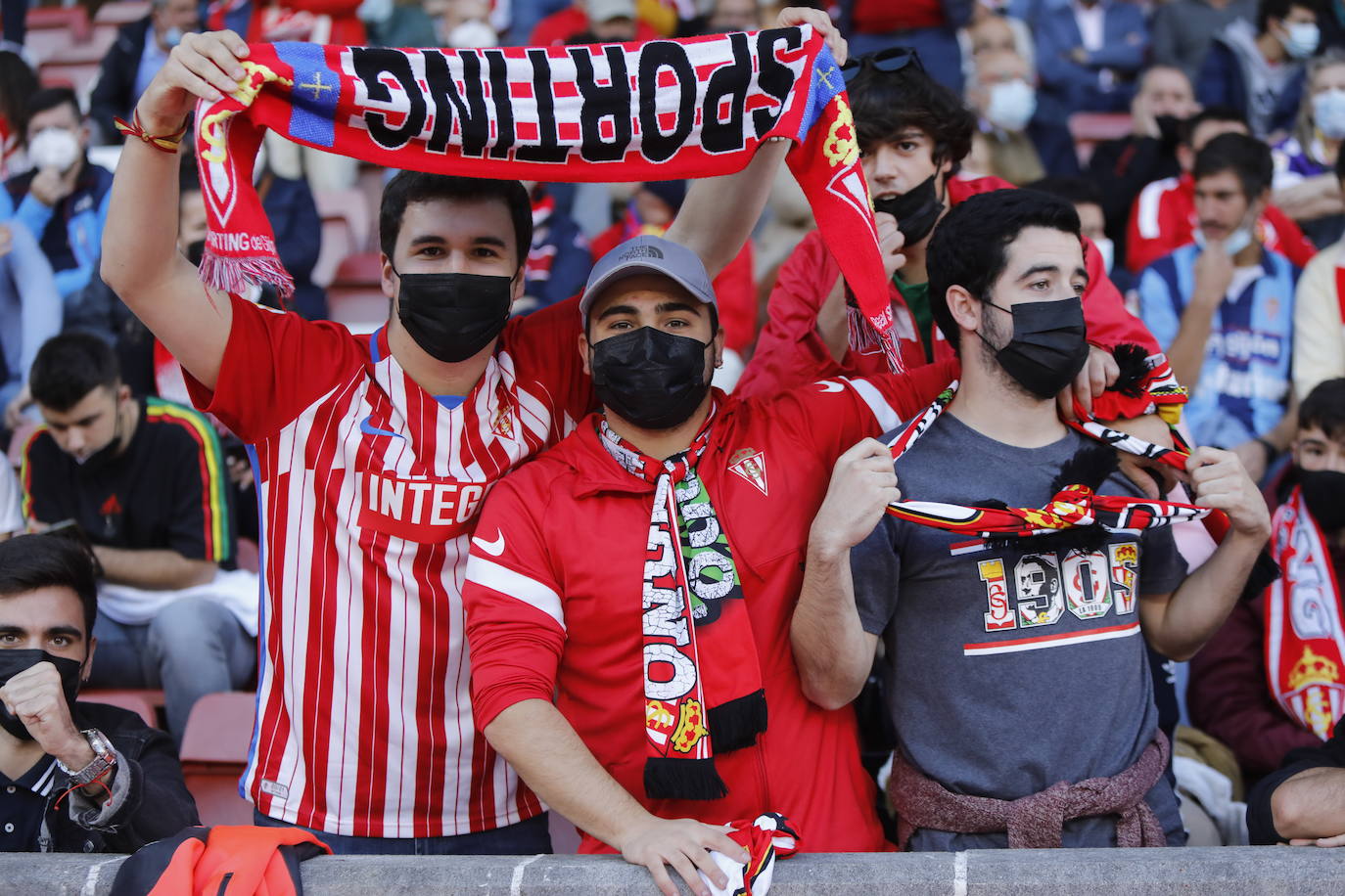 Fotos: ¿Estuviste en el Sporting - Valladolid? ¡Búscate!