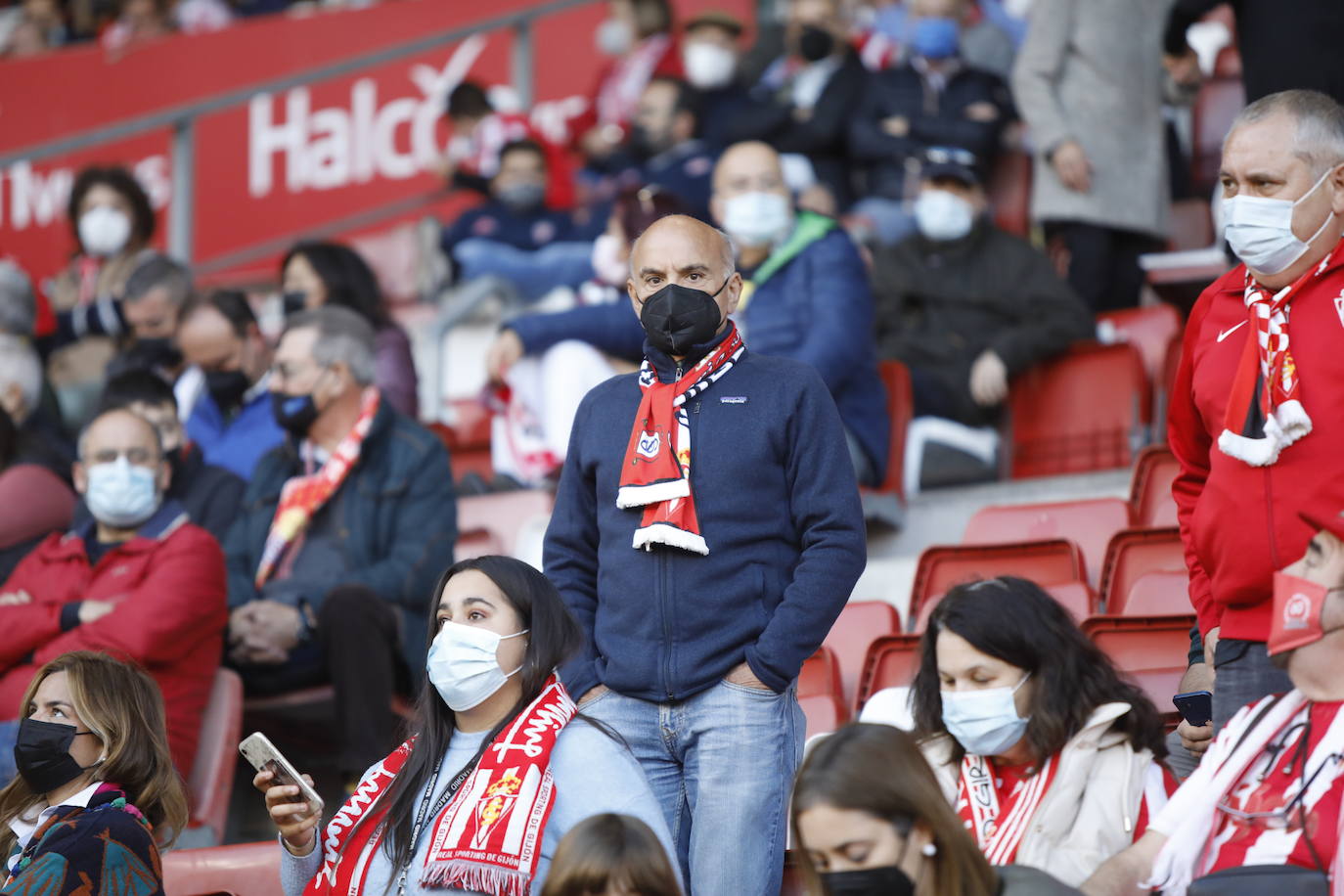 Fotos: ¿Estuviste en el Sporting - Valladolid? ¡Búscate!