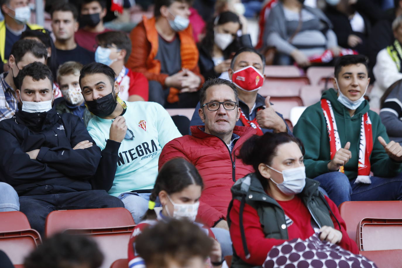 Fotos: ¿Estuviste en el Sporting - Valladolid? ¡Búscate!