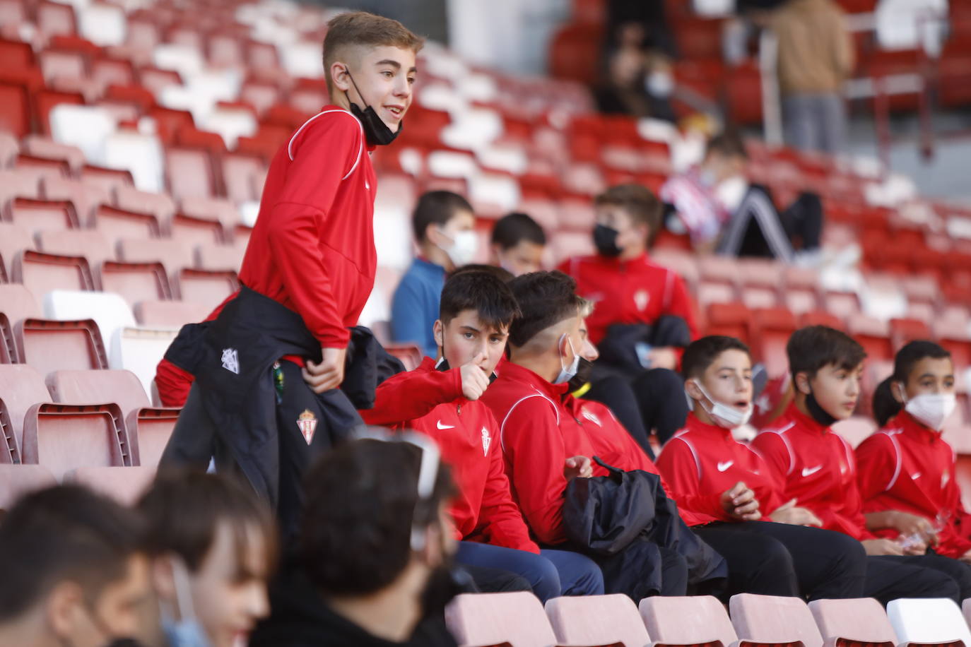 Fotos: ¿Estuviste en el Sporting - Valladolid? ¡Búscate!