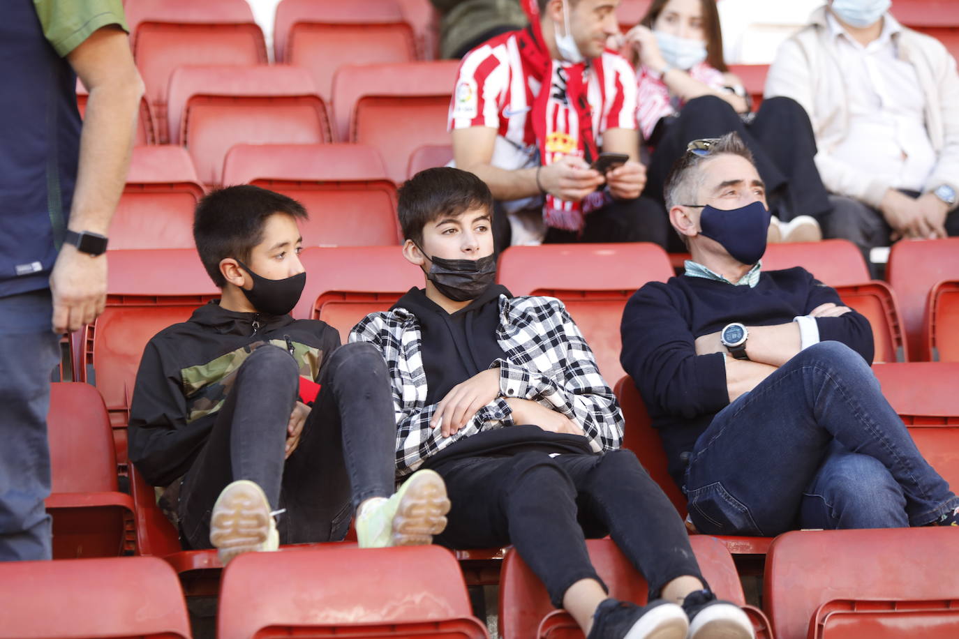 Fotos: ¿Estuviste en el Sporting - Valladolid? ¡Búscate!