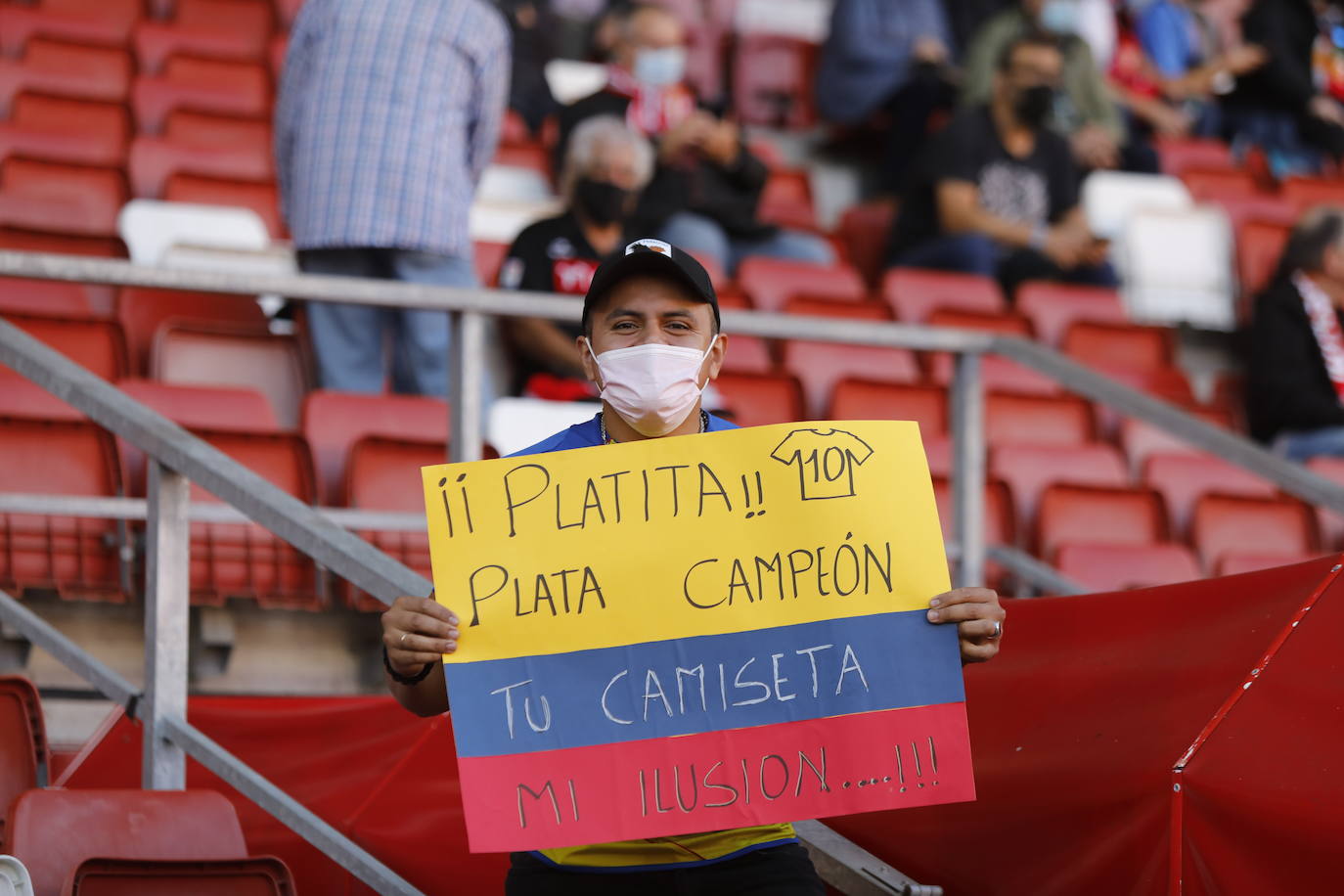 Fotos: ¿Estuviste en el Sporting - Valladolid? ¡Búscate!