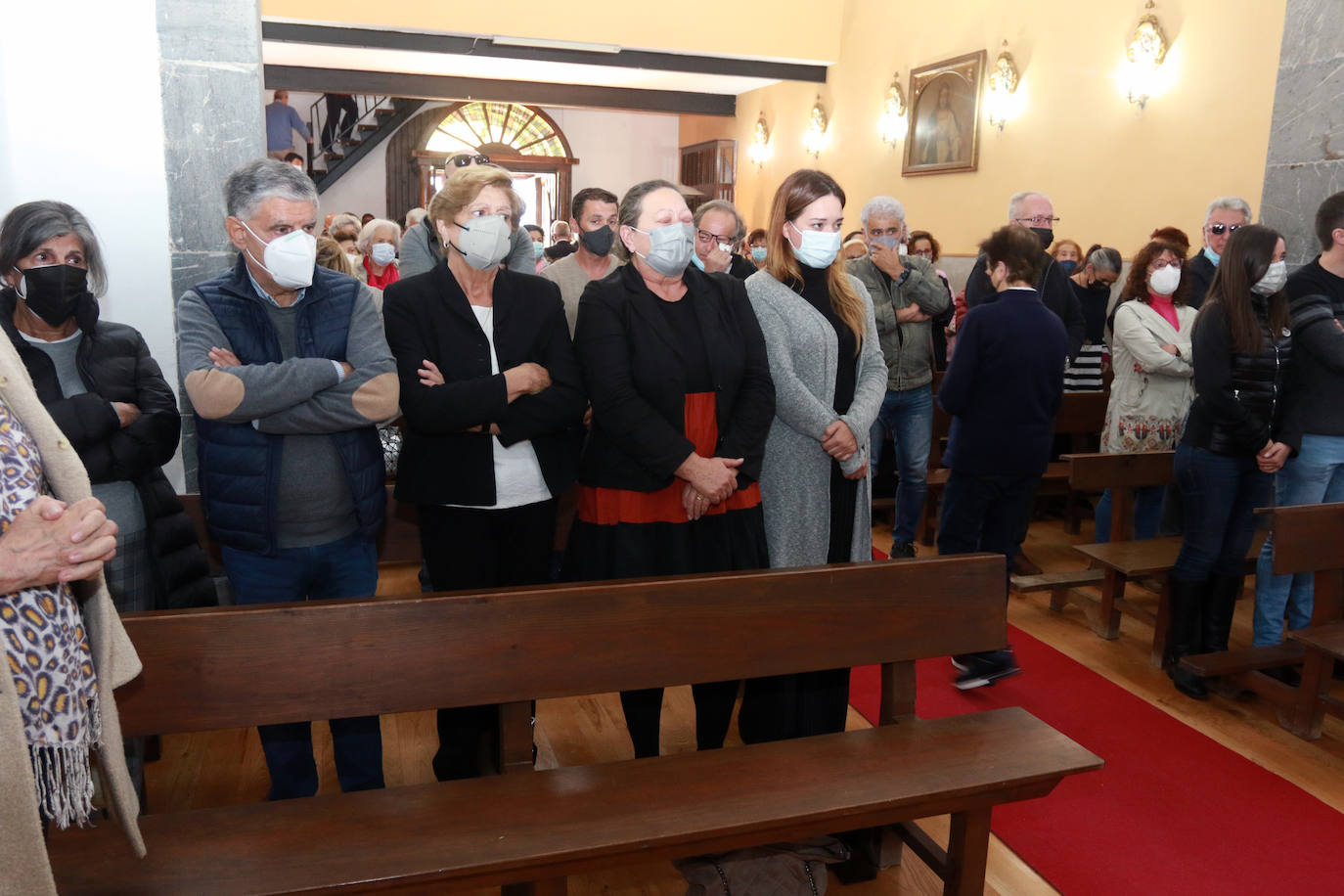 El pueblo de Pajares ha dado su último adiós Ángel González de Lena, 'Gelito', impulsor de la estación lenense desde sus inicios en 1957 y miembro de Los Galgos. 