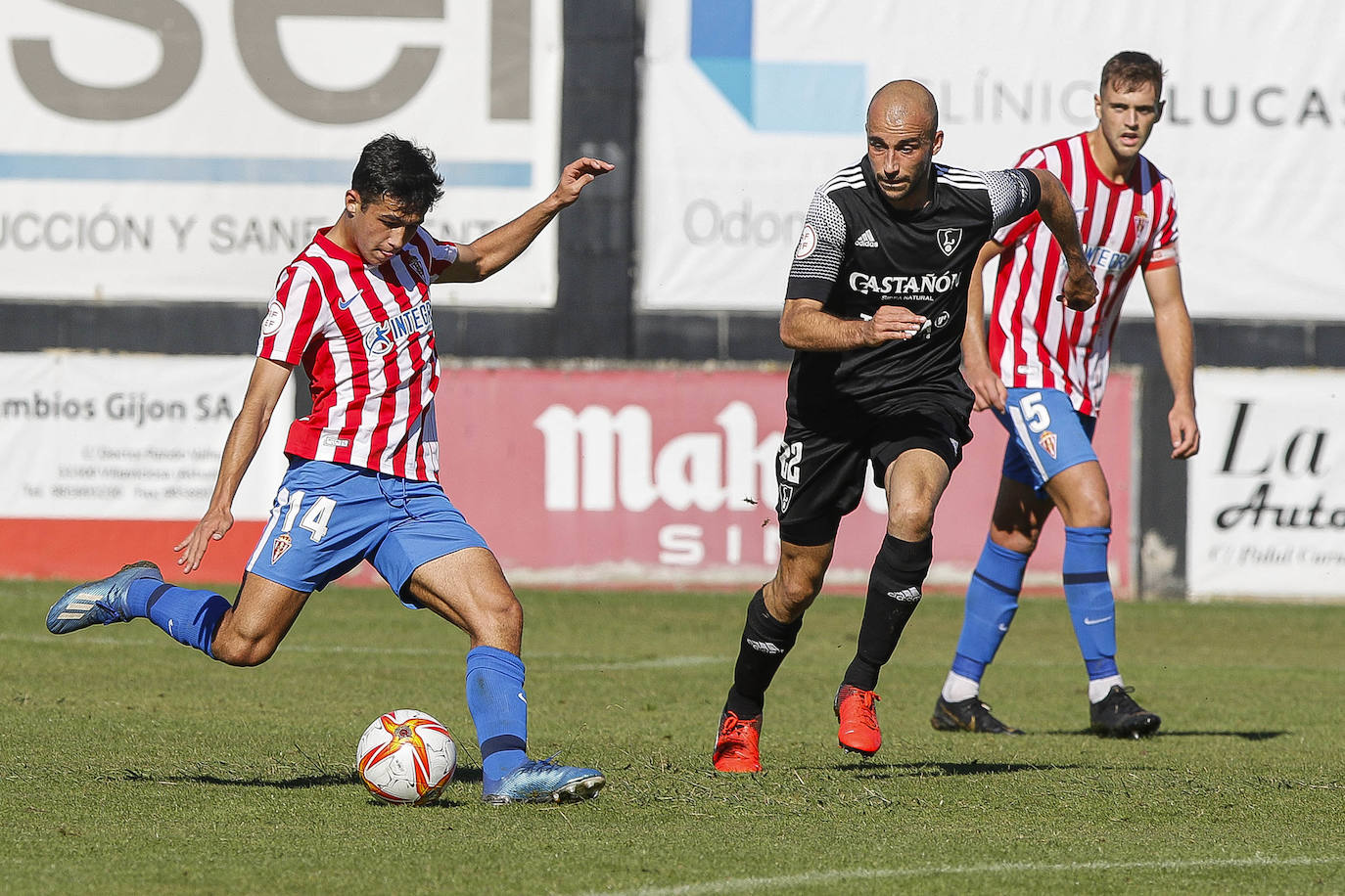 Fotos: Las mejores jugadas del Lealtad - Sporting B