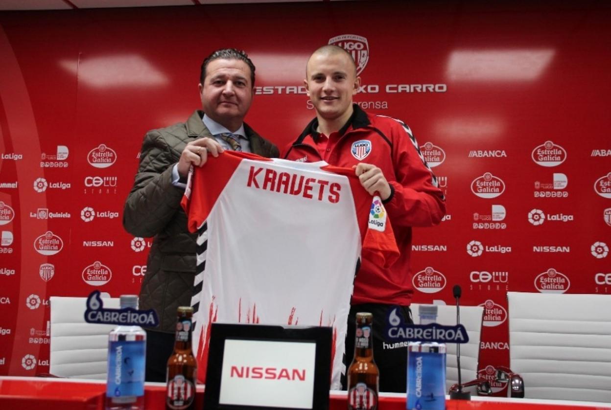 Kravets, junto a Emilio de Dios, a su llegada a Lugo. 