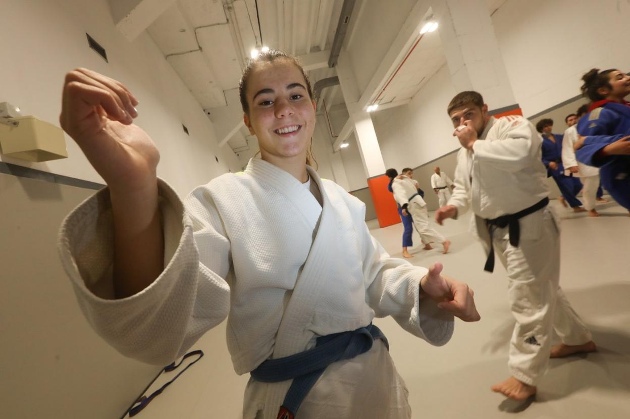 Raquel Burgos, antes del entrenamiento de ayer en El Quirinal. 