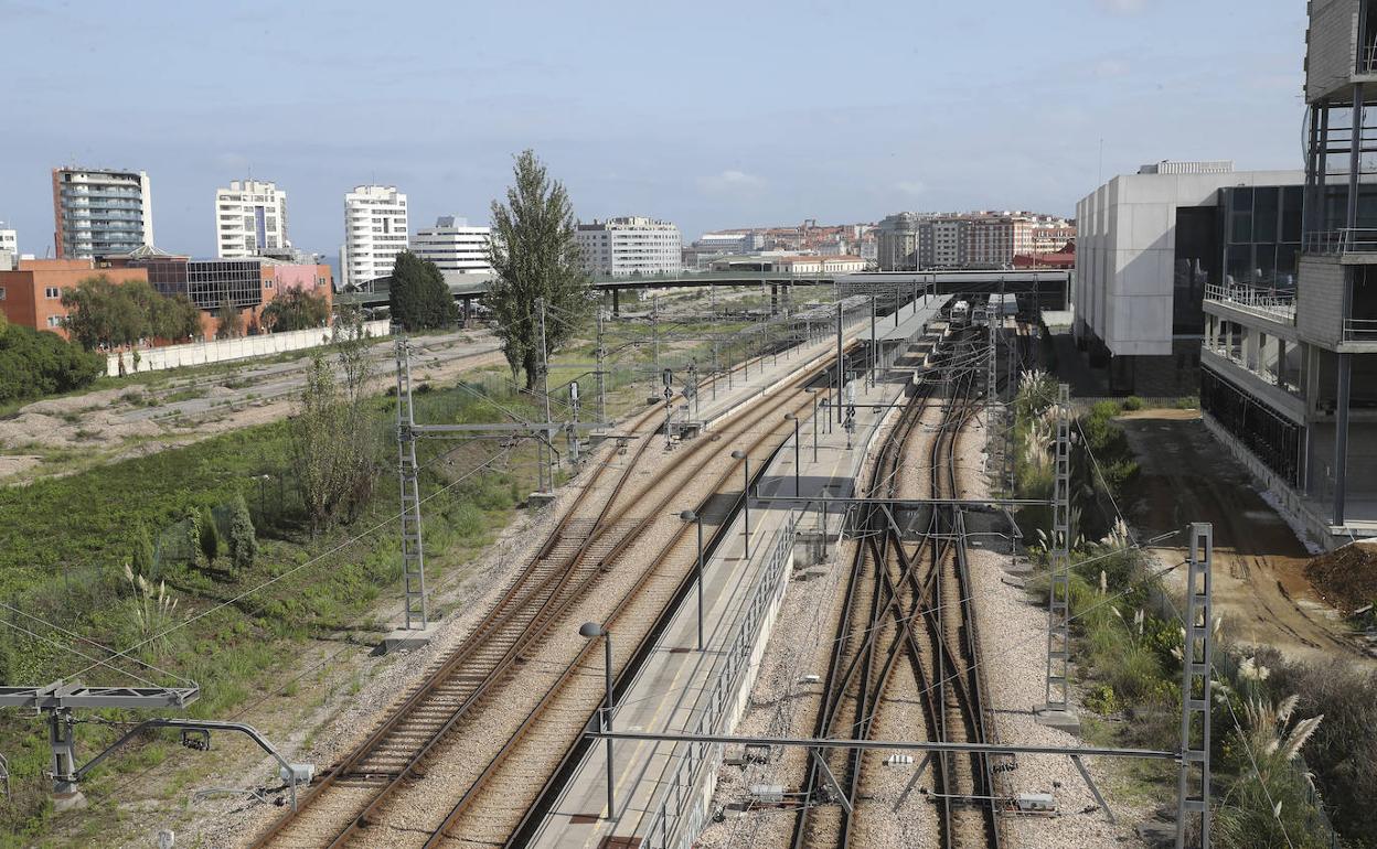 Terrenos que ocupará la estación si finalmente se construye en el entorno de Moreda