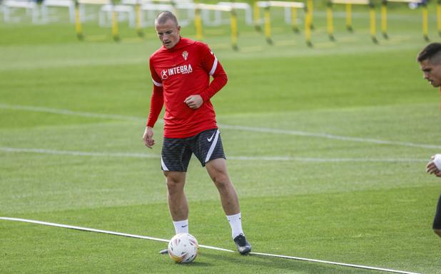 Kravets, en un entrenamiento del Sporting.