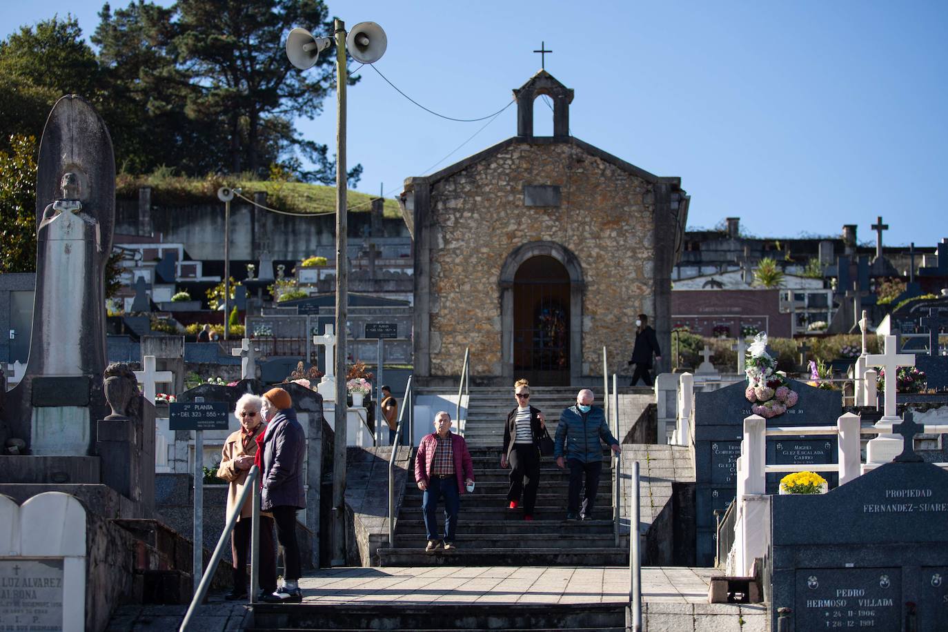 El recuerdo a los seres queridos fallecidos hoy está muy presente