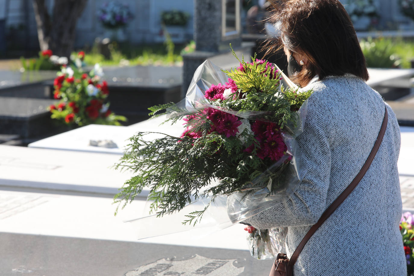 El recuerdo a los seres queridos fallecidos hoy está muy presente