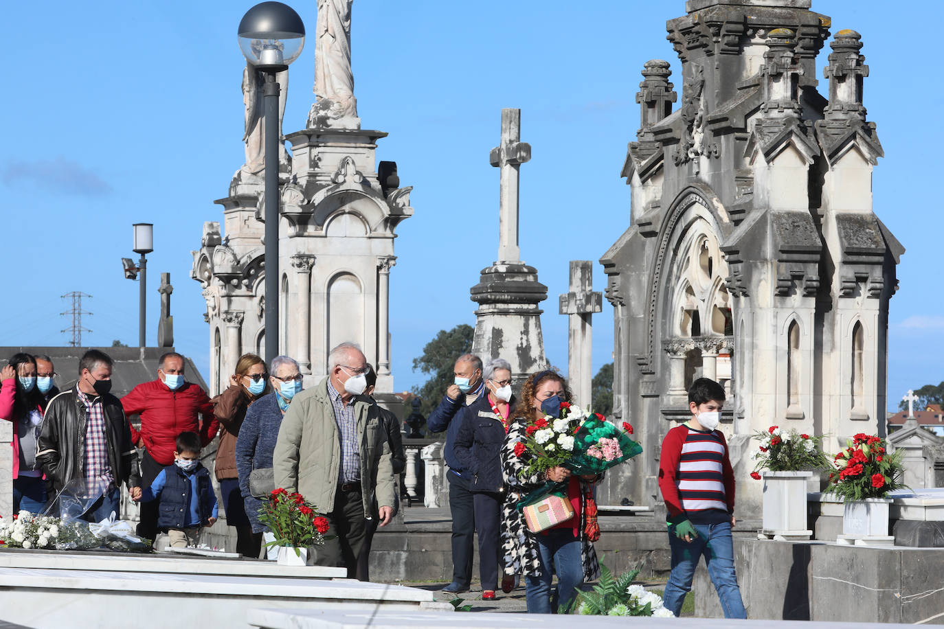 El recuerdo a los seres queridos fallecidos hoy está muy presente