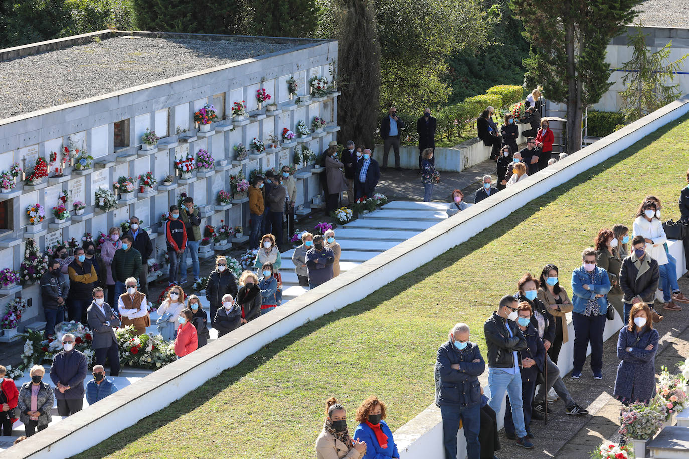 El recuerdo a los seres queridos fallecidos hoy está muy presente