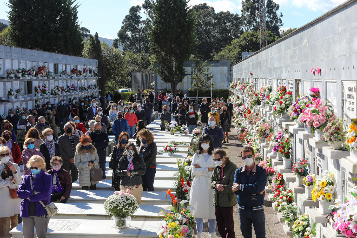 El recuerdo a los seres queridos fallecidos hoy está muy presente