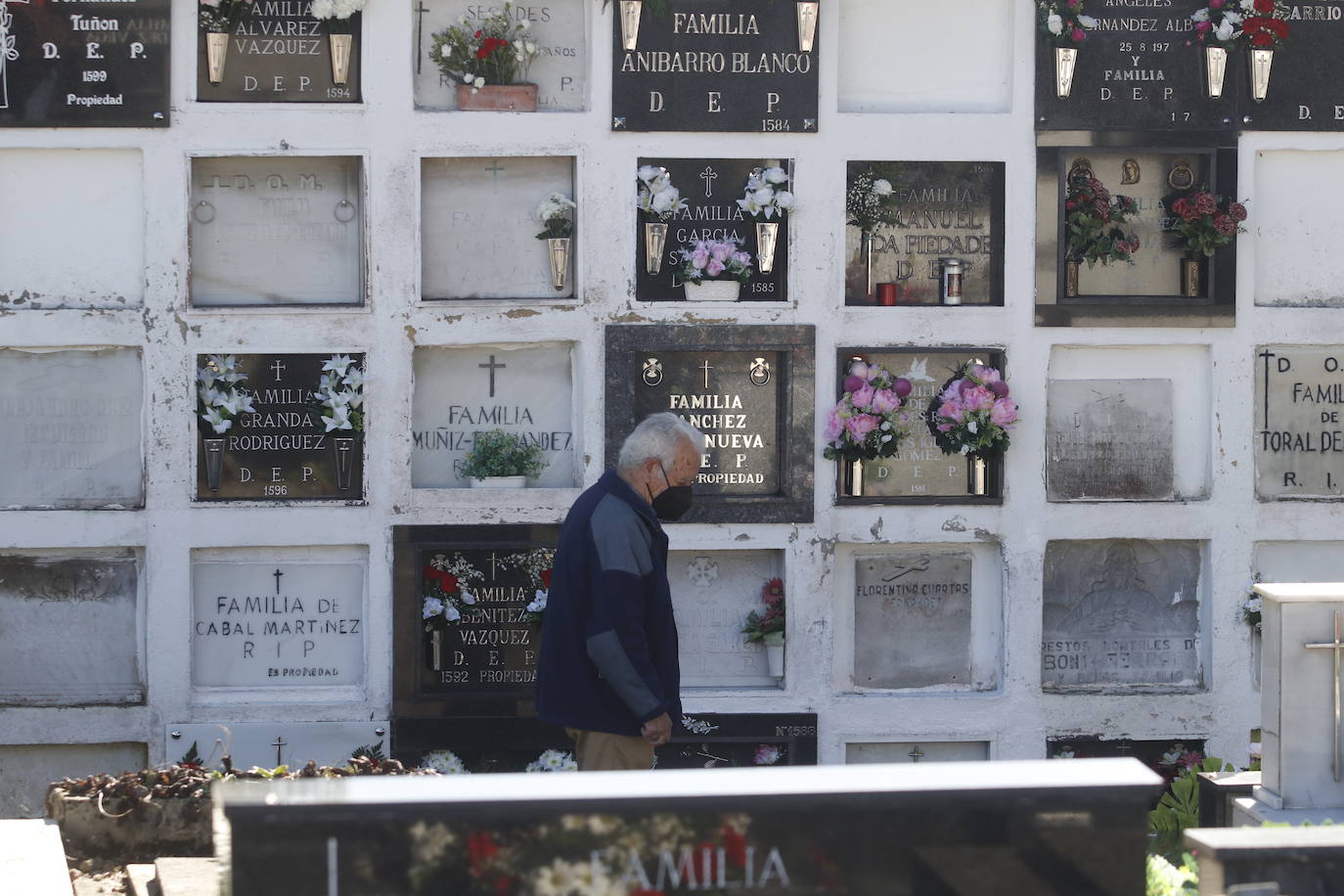 El recuerdo a los seres queridos fallecidos hoy está muy presente