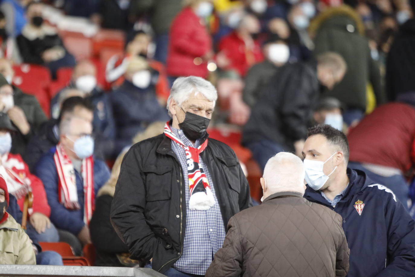 Fotos: ¿Estuviste en el Sporting-Almería? ¡Búscate!