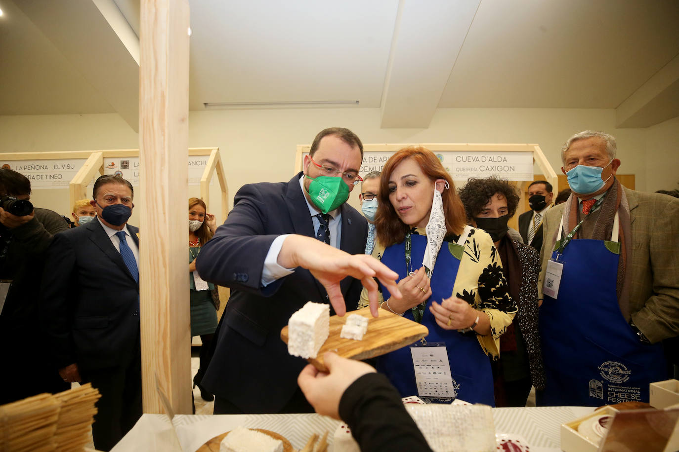 Oviedo y Asturias serán, hasta el próximo sábado, el epicentro global de la cultura quesera gracias a la celebración del Festival Internacional del Queso y de la trigésimo tercera edición de los World Cheese Awards que deciden el mejor queso del mundo en el Palacio de Exposiciones y Congresos del Calatrava. 